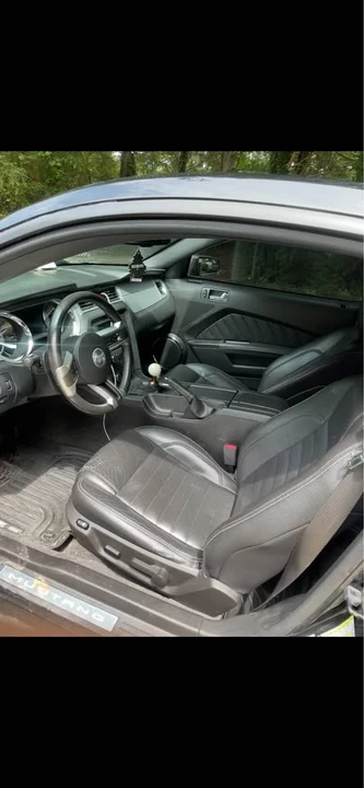 2011 Ford S197 Mustang - Image 2 of 2