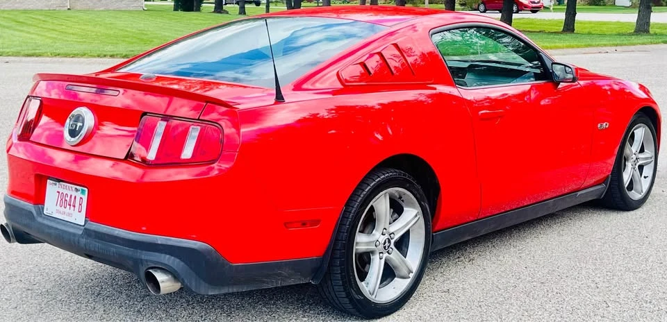 2011 Ford S197 Mustang - Image 10 of 20