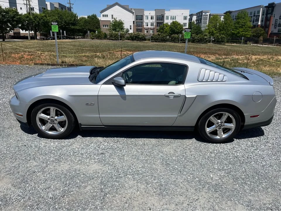 2011 Ford S197 Mustang - Image 2 of 13
