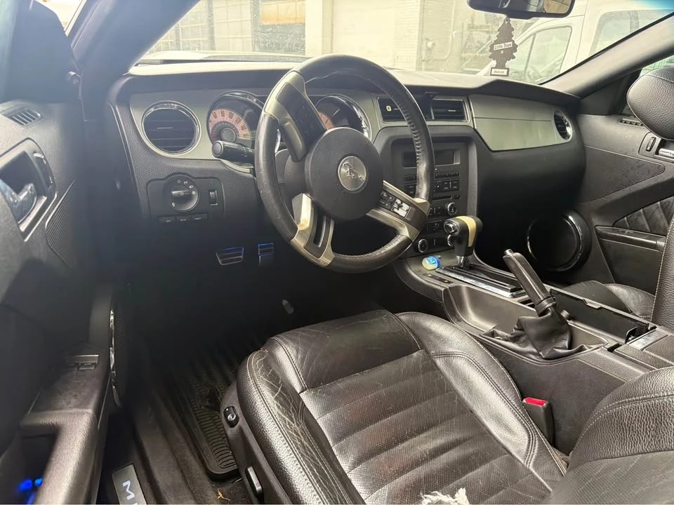 2011 Ford S197 Mustang - Image 2 of 10
