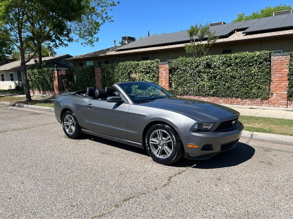 2011 Ford S197 Mustang - Image 9 of 14