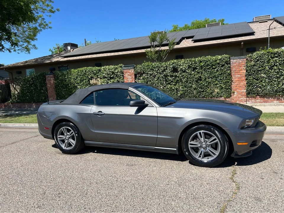 2011 Ford S197 Mustang - Image 2 of 14