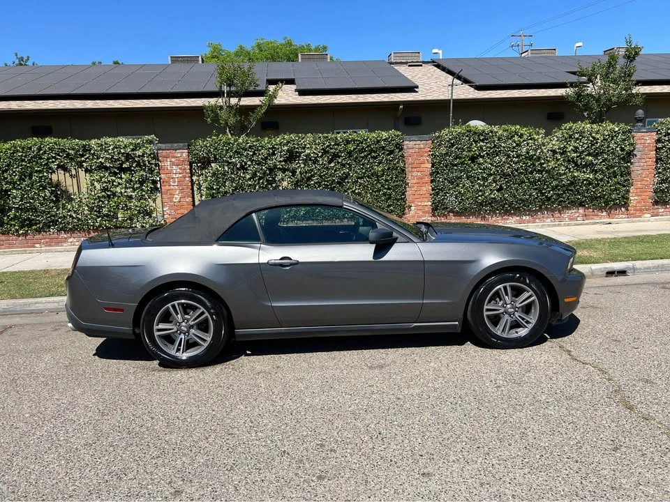 2011 Ford S197 Mustang - Image 3 of 14