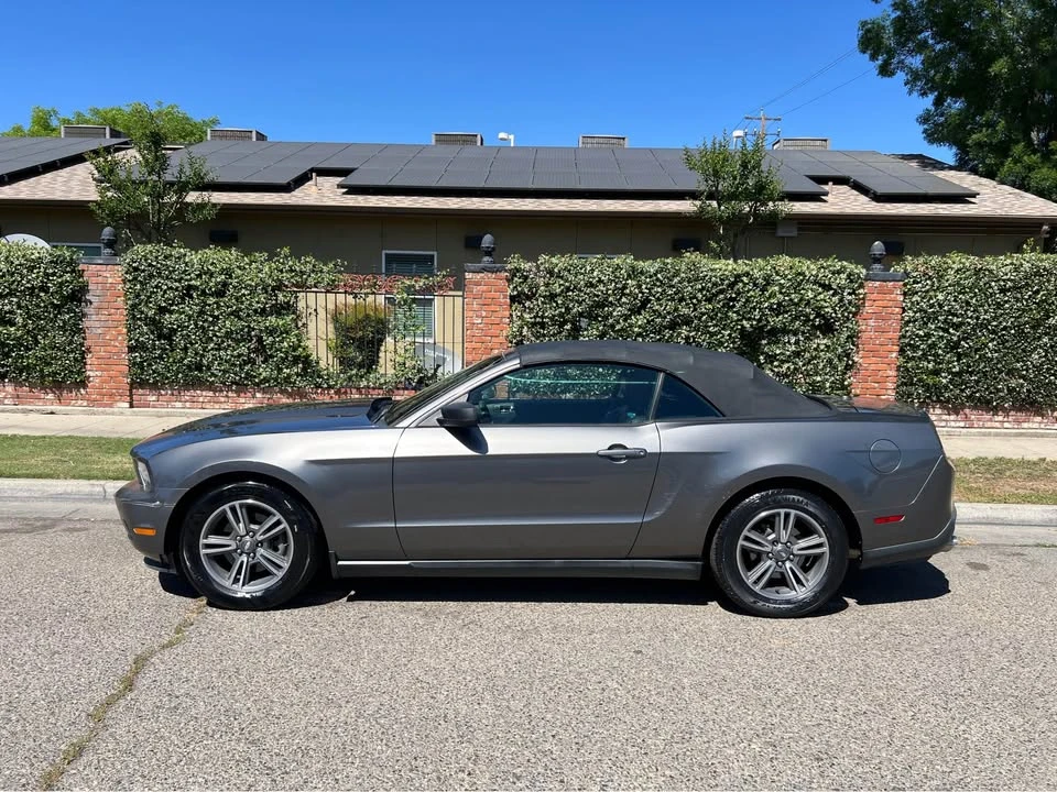 2011 Ford S197 Mustang - Image 6 of 14