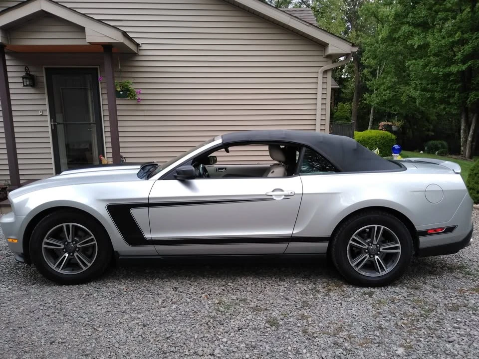 2011 Ford S197 Mustang - Image 9 of 10