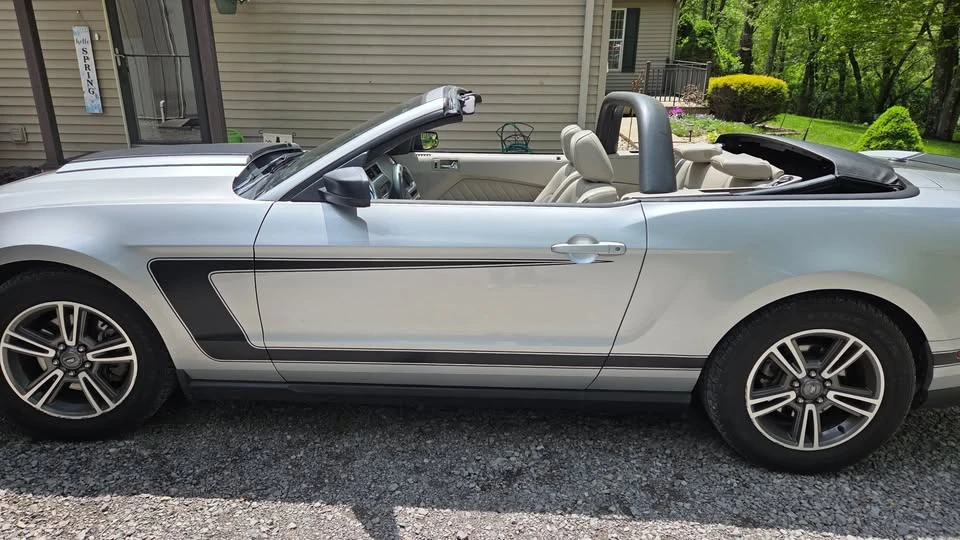 2011 Ford S197 Mustang - Image 4 of 10