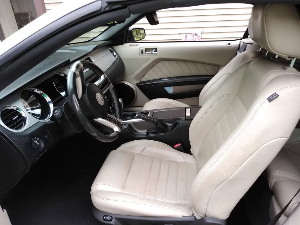 2011 Ford S197 Mustang - Image 8 of 10