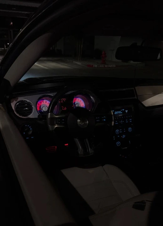 2011 Ford S197 Mustang - Image 2 of 7