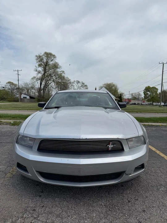 2011 Ford S197 Mustang - Image 2 of 17