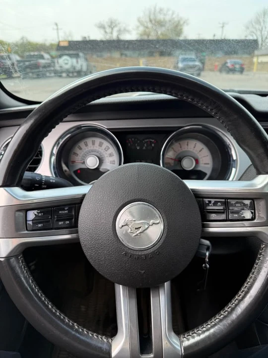 2011 Ford S197 Mustang - Image 15 of 17