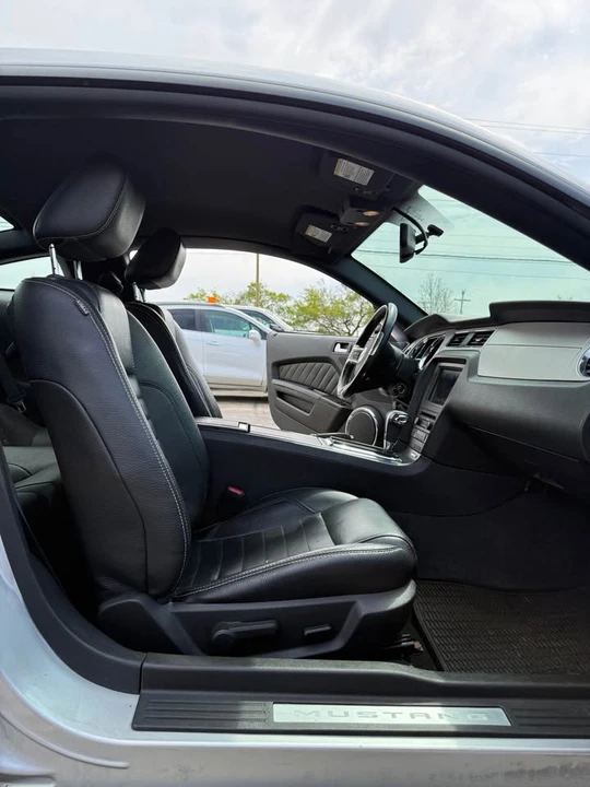 2011 Ford S197 Mustang - Image 9 of 17