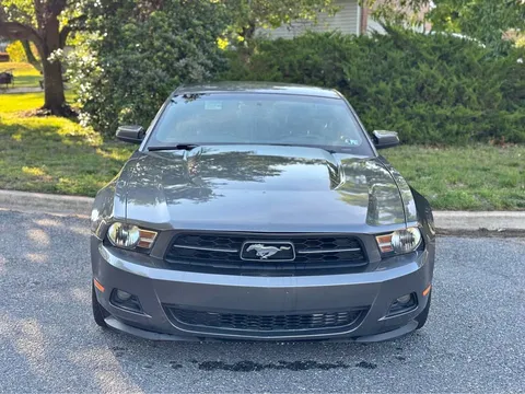 2011 Ford Mustang Premium Coupe