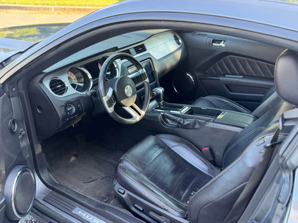 2011 Ford S197 Mustang - Image 7 of 11