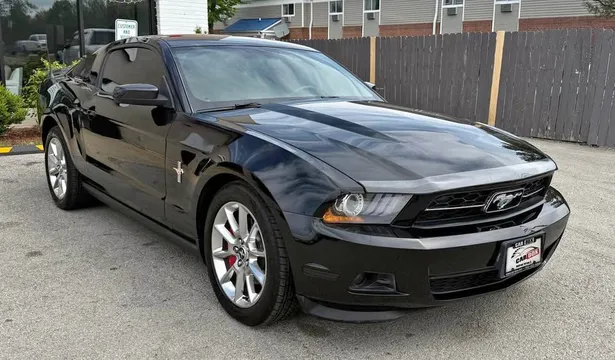 2011 Ford Mustang Premium Coupe