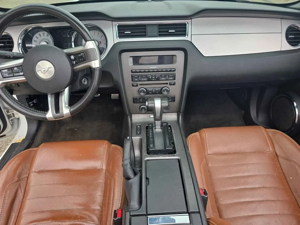 2011 Ford S197 Mustang - Image 8 of 16