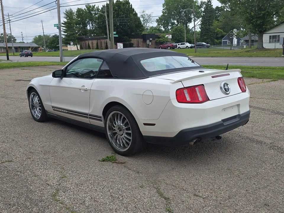 2011 Ford S197 Mustang - Image 12 of 16