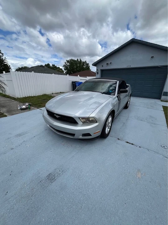2011 Ford S197 Mustang - Image 2 of 6