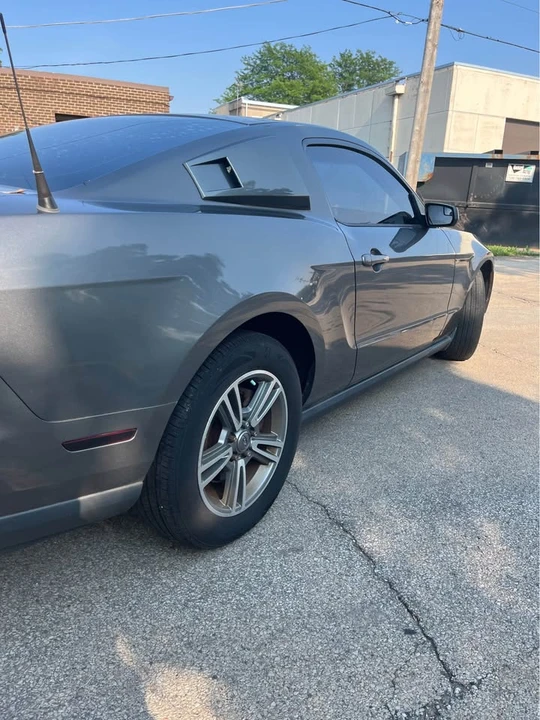 2011 Ford S197 Mustang - Image 3 of 8
