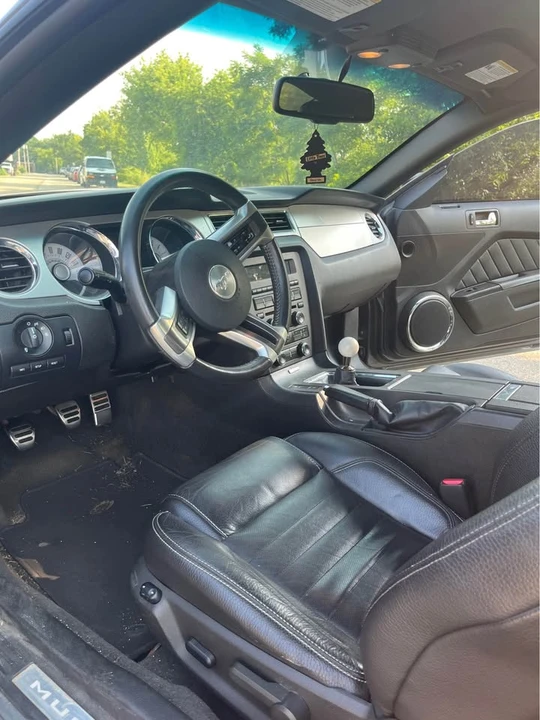 2011 Ford S197 Mustang - Image 6 of 8