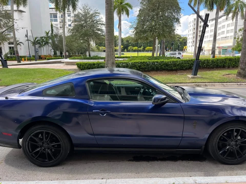 2011 Ford S197 Mustang - Image 3 of 12