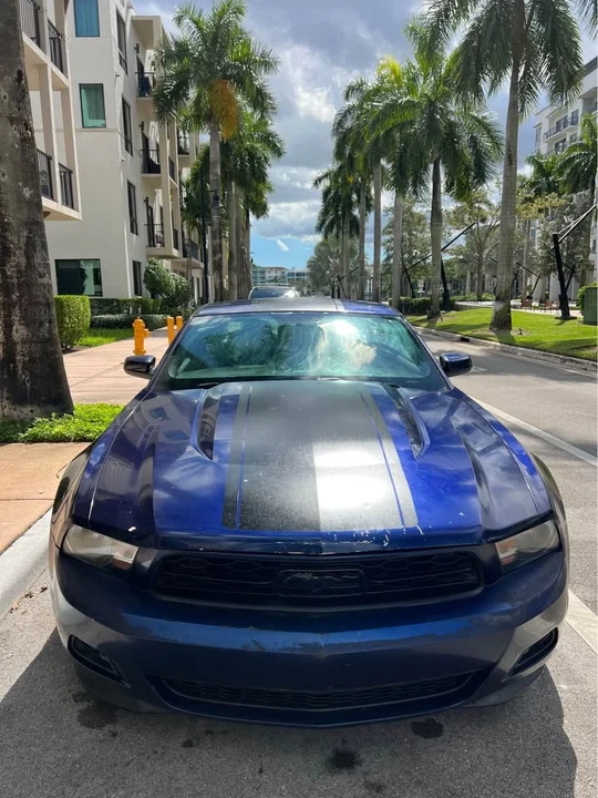 2011 Ford S197 Mustang - Image 2 of 12
