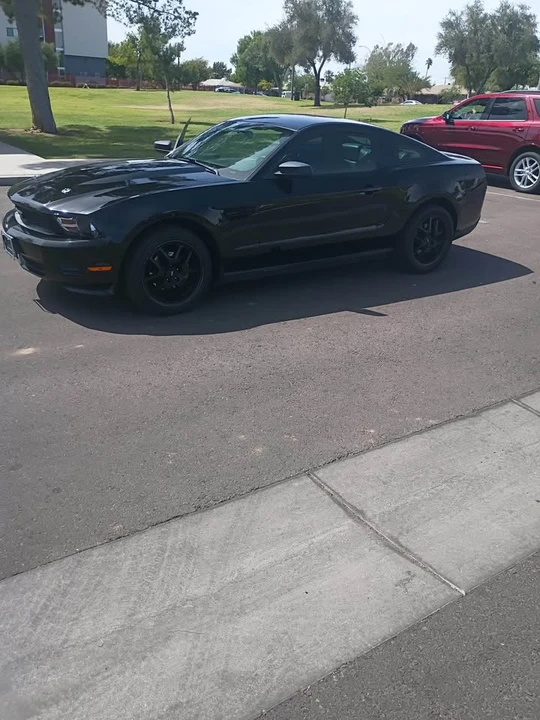 2011 Ford S197 Mustang - Image 2 of 9