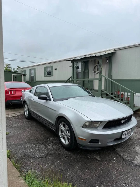 2011 Ford S197 Mustang - Image 2 of 9