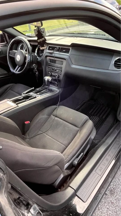 2011 Ford S197 Mustang - Image 6 of 14