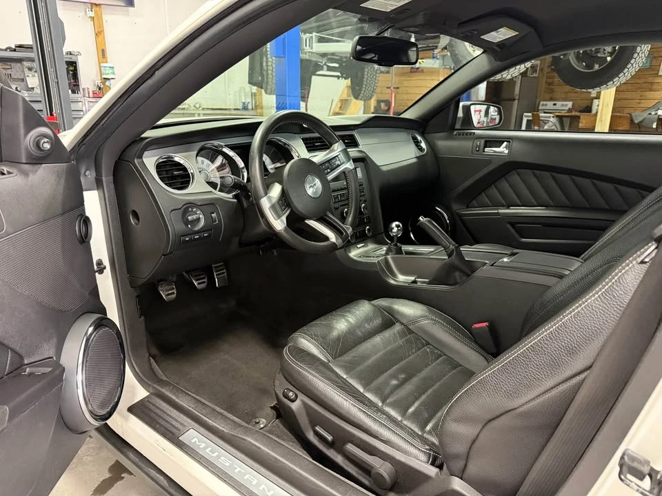 2011 Ford S197 Mustang - Image 3 of 10
