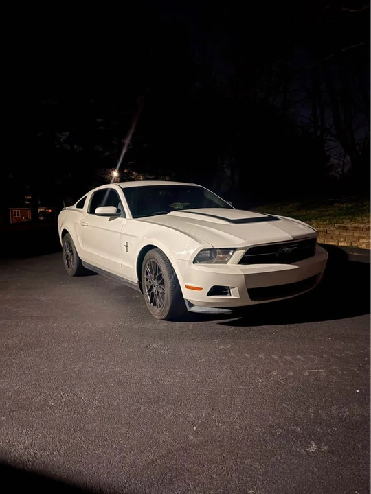 2011 Ford S197 Mustang - Image 9 of 10