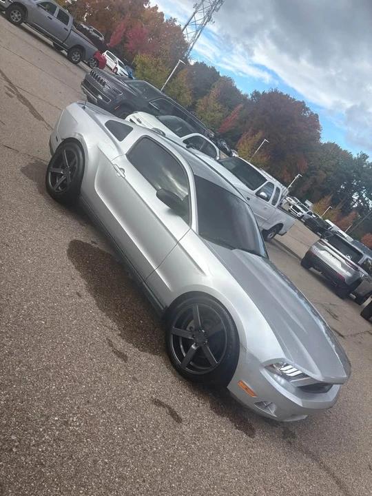 2011 Ford S197 Mustang - Image 2 of 3