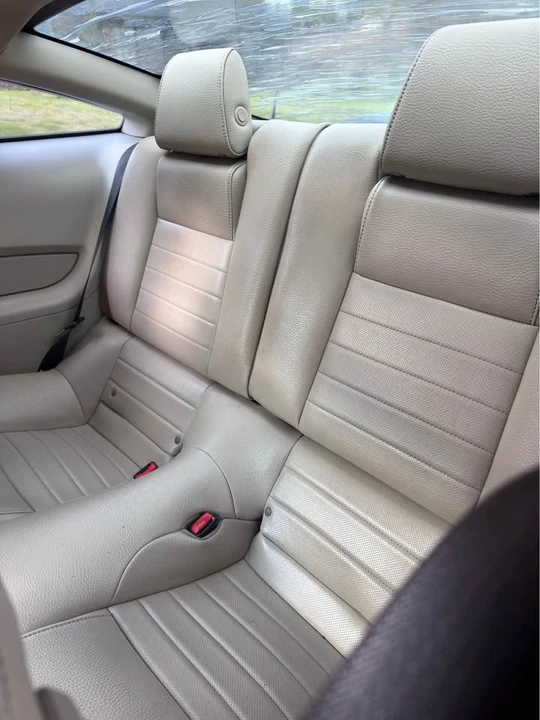 2011 Ford S197 Mustang - Image 6 of 10