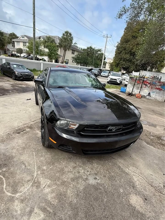 2011 Ford S197 Mustang - Image 2 of 11