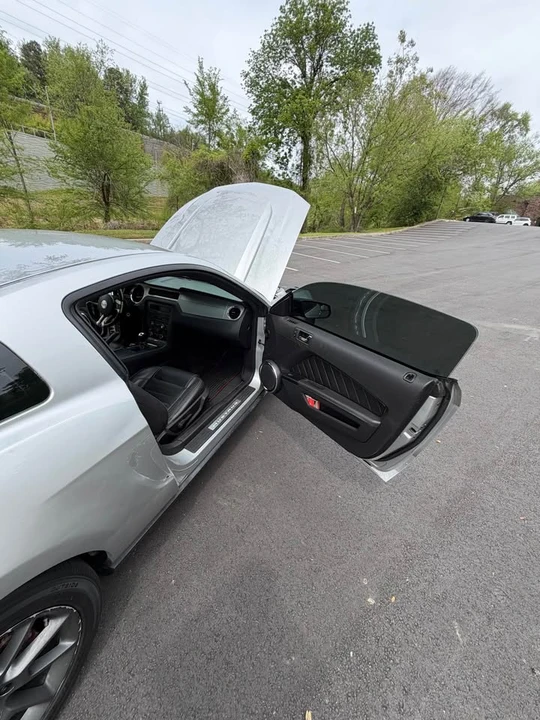 2011 Ford S197 Mustang - Image 16 of 19
