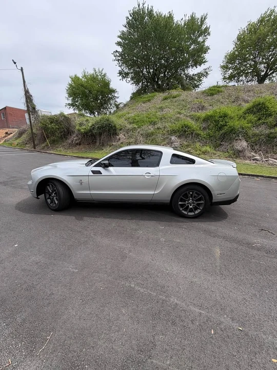 2011 Ford S197 Mustang - Image 2 of 19