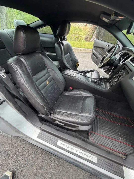 2011 Ford S197 Mustang - Image 14 of 19