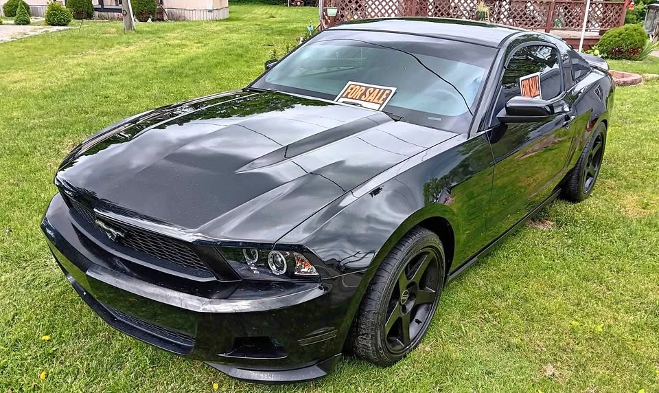 2011 Ford S197 Mustang - Image 2 of 10