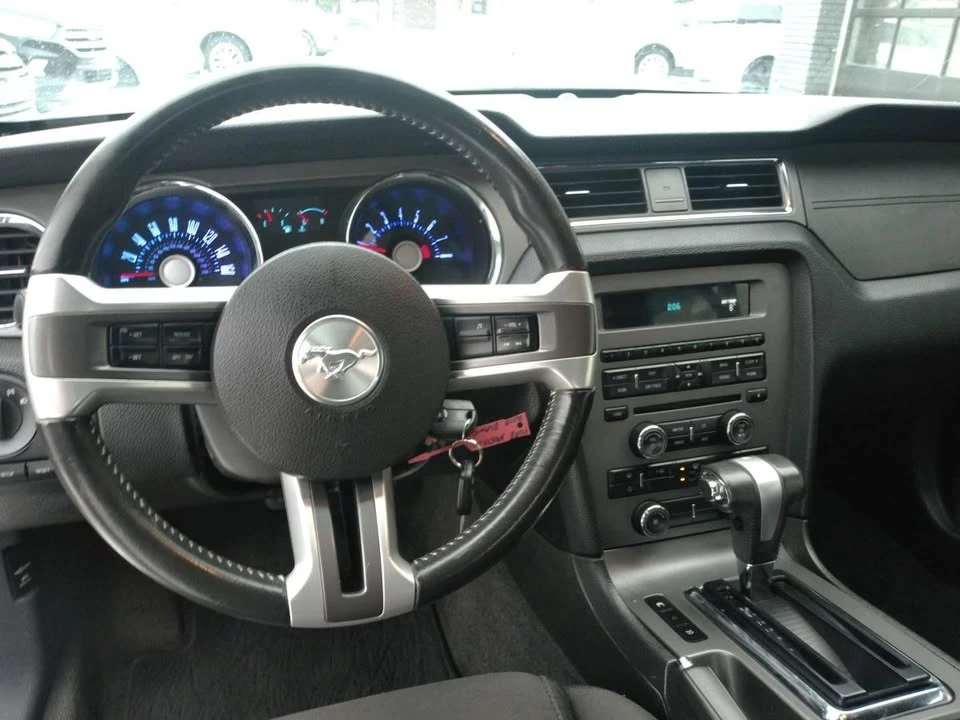 2011 Ford S197 Mustang - Image 8 of 10