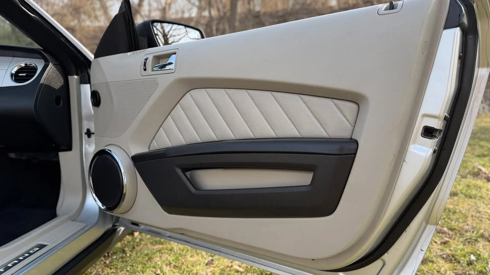 2011 Ford S197 Mustang - Image 13 of 20