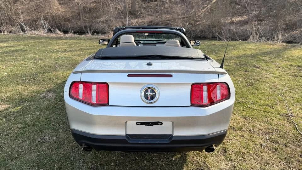 2011 Ford S197 Mustang - Image 9 of 20