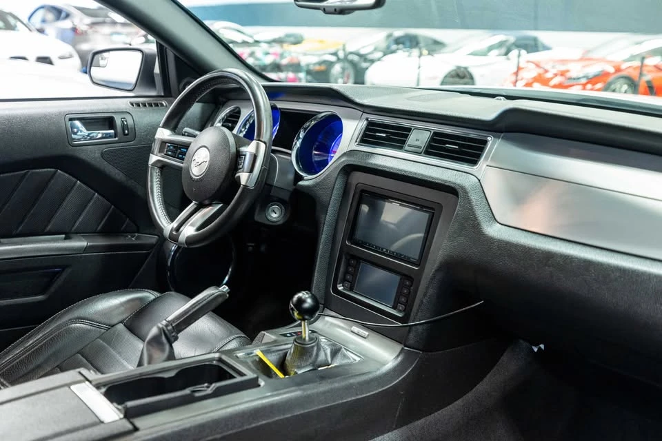 2011 Ford S197 Mustang - Image 12 of 15