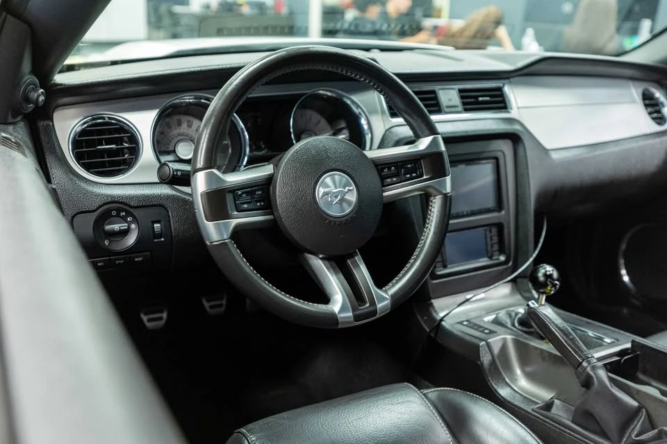 2011 Ford S197 Mustang - Image 9 of 15