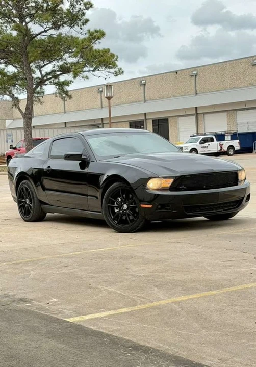 2011 Ford S197 Mustang - Image 2 of 11