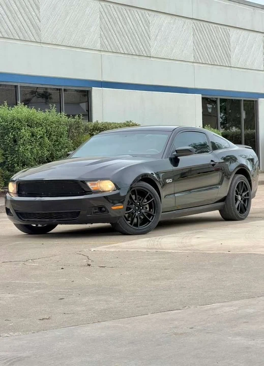 2011 Ford S197 Mustang - Image 3 of 10