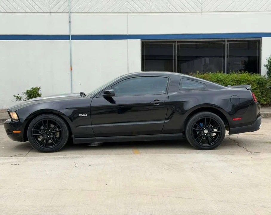 2011 Ford S197 Mustang - Image 8 of 11