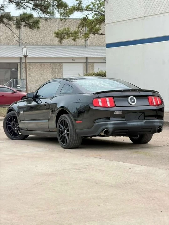 2011 Ford S197 Mustang - Image 8 of 10
