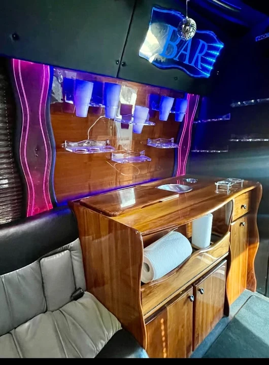 2011 Ford Econoline Van - Image 16 of 20