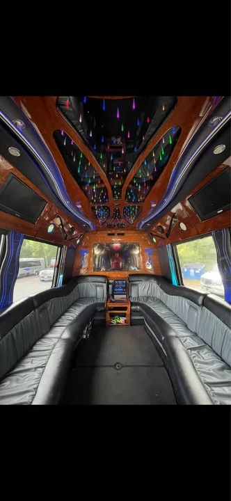 2011 Ford Econoline Van - Image 12 of 20