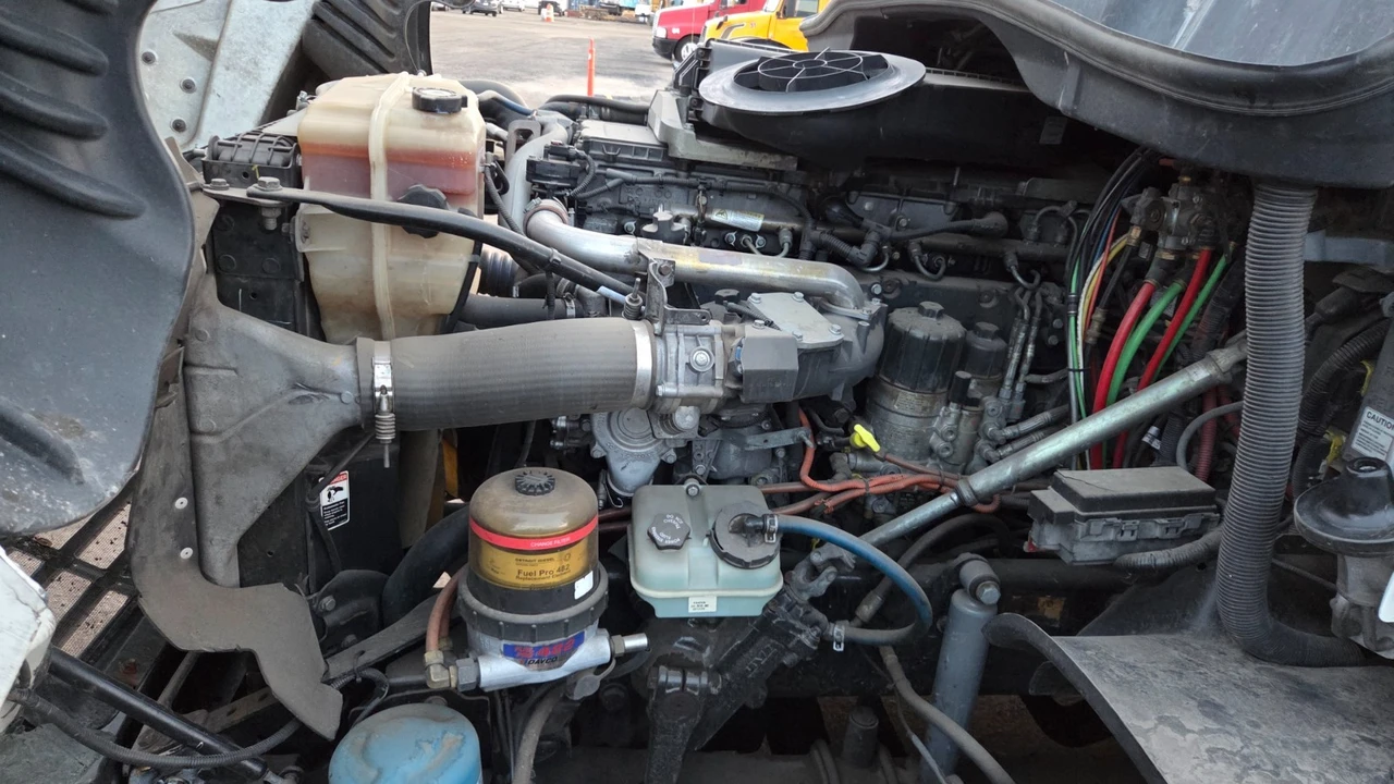 2011 Freightliner - Image 3 of 5