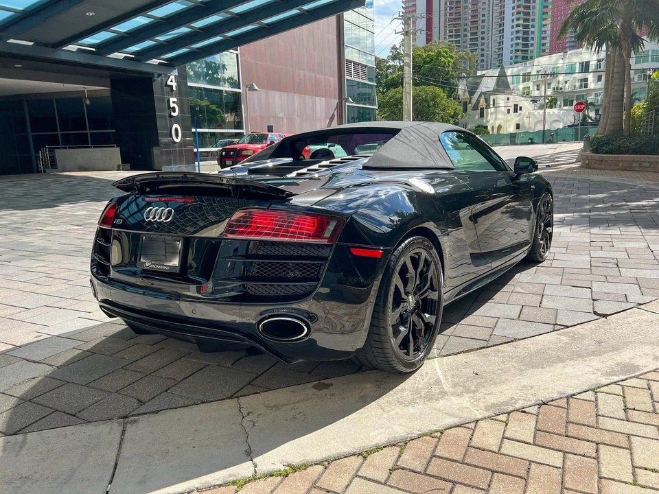 2011 Audi 42 R8 - Image 6 of 7